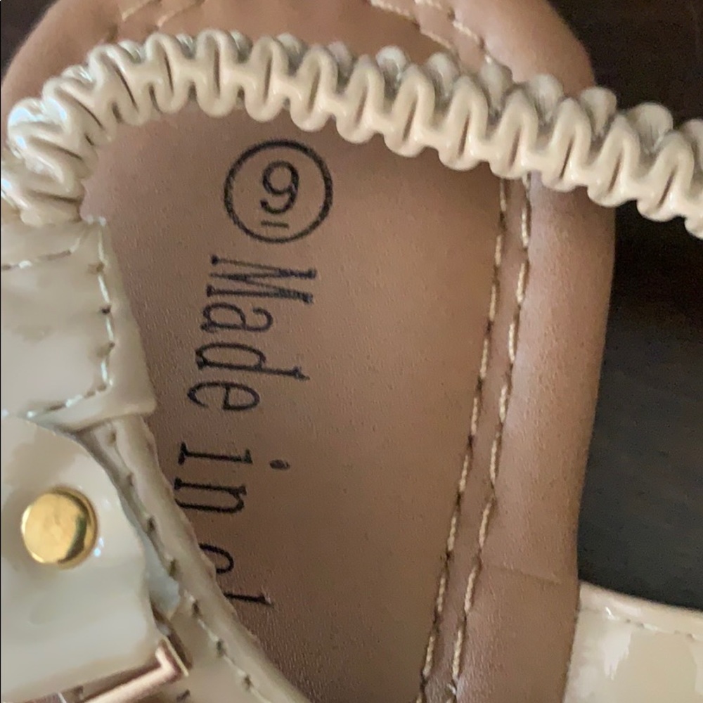 Sandals - Picture 2 of 4